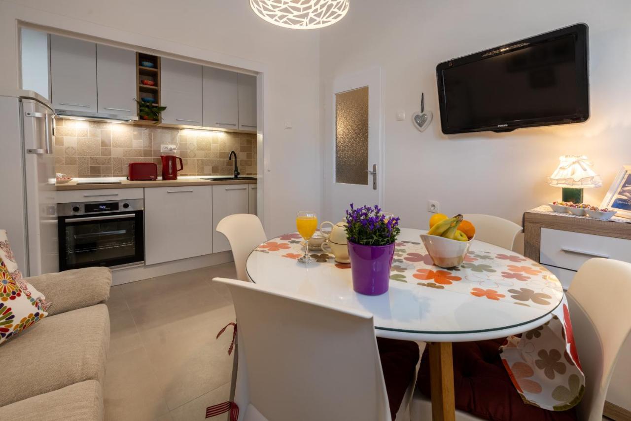 Two-Bedroom Apartment In The Centre Макарска Екстериор снимка