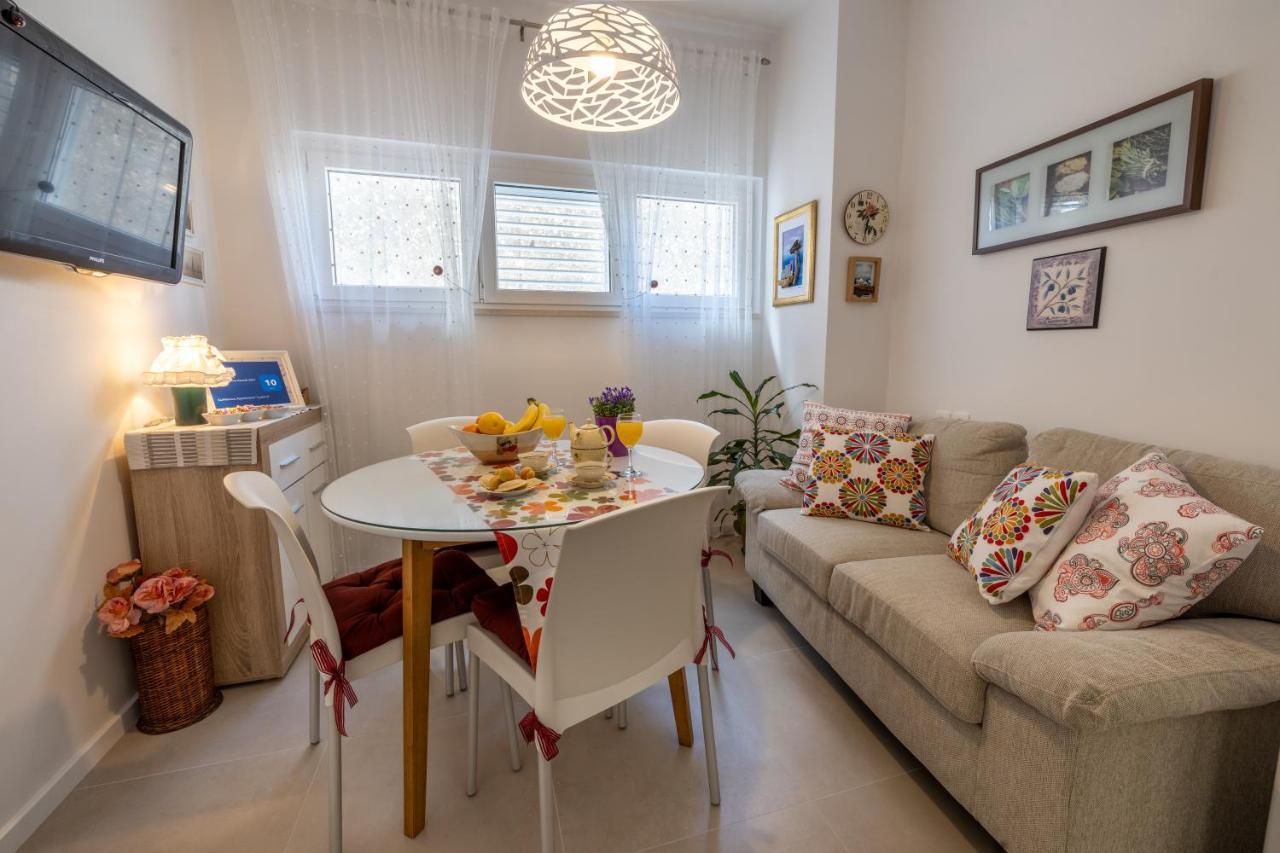 Two-Bedroom Apartment In The Centre Макарска Екстериор снимка